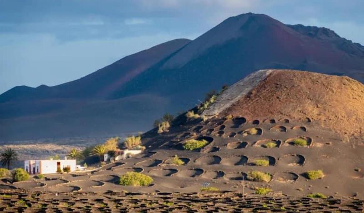 Montana Blanca Lanzarote Casa Volcanica-Anclada Sobre La Lava Del Volcan מראה חיצוני תמונה